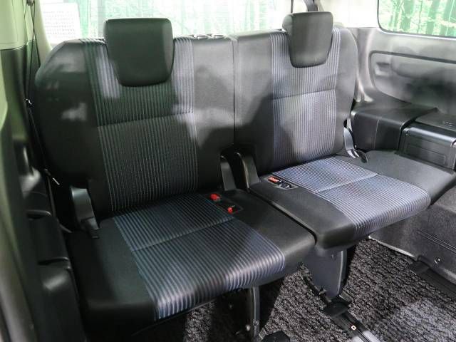 Toyota VOXY 2015-11 184365-10