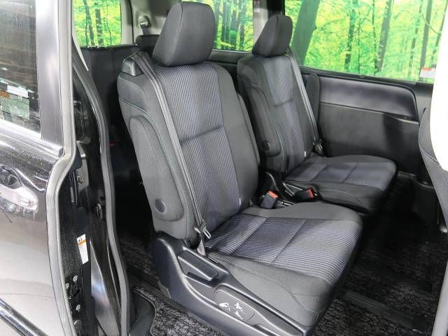 Toyota VOXY 2015-11 184365-9
