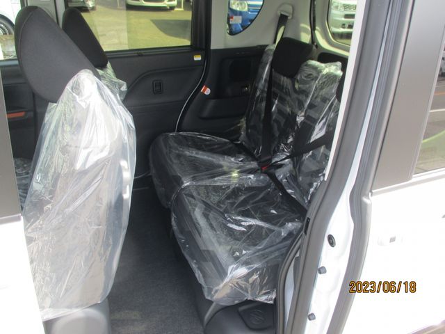 Daihatsu TANTO 2023-04 4227-26