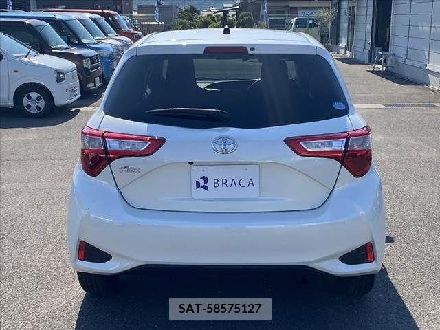 Toyota VITZ 2017-07 385750-11