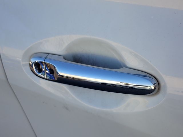 Nissan NOTE 2018-10 184501-11