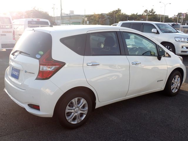 Nissan NOTE 2018-10 184501-7