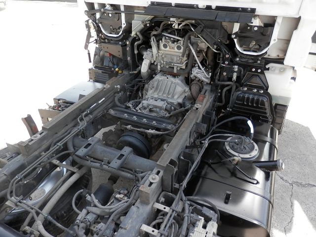 Nissan ATLAS 2013-07 1240-21