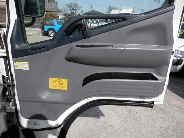Nissan ATLAS 2013-07 1240-28