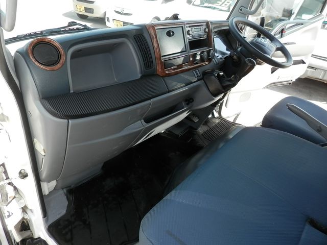 Nissan ATLAS 2013-07 1240-26