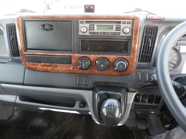 Nissan ATLAS 2013-07 1240-24