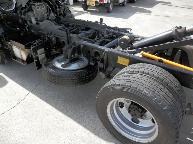 Nissan ATLAS 2013-07 1240-20