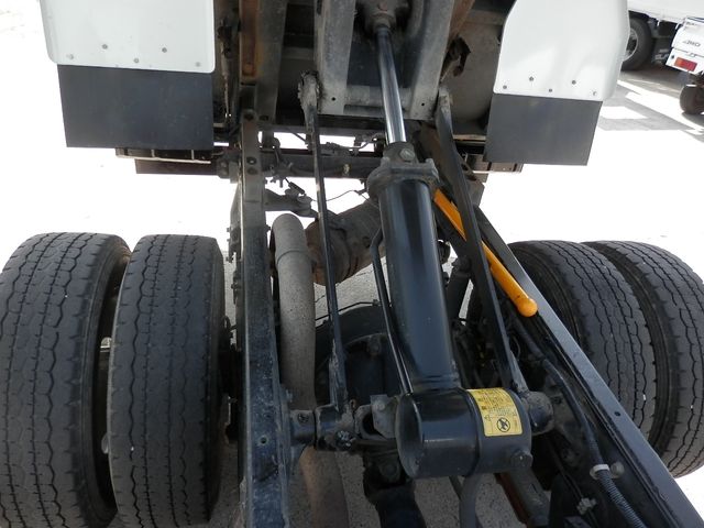 Nissan ATLAS 2013-07 1240-18