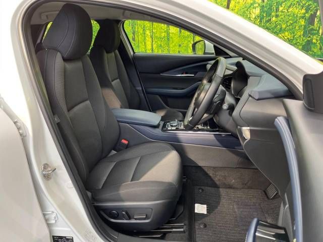 Mazda CX-30 2023-03 28998-8