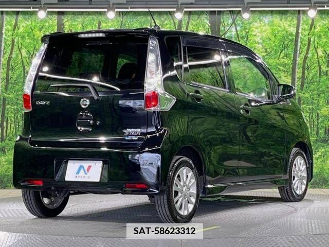 Nissan DAYZ 2015-06 358860-17