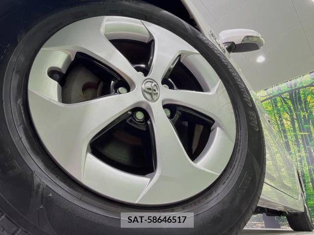 Toyota PRIUS 2013-05 348625-11