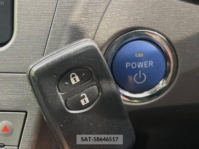 Toyota PRIUS 2013-05 348625-6