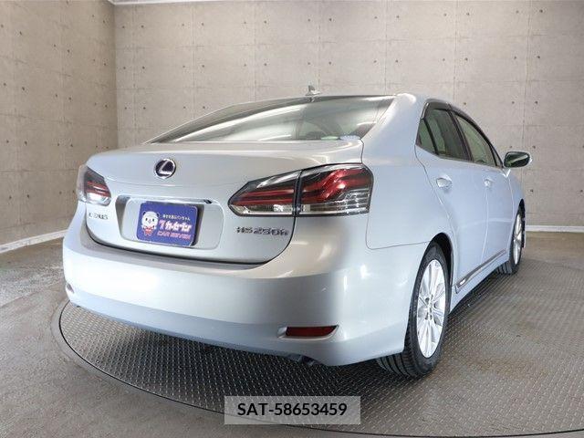 Lexus HS 2013-02 213127-1