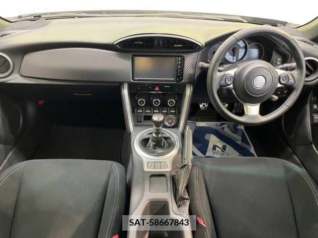 Toyota 86 2016-09 210464-1