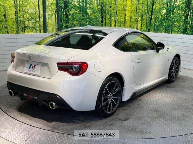Toyota 86 2016-09 210464-17