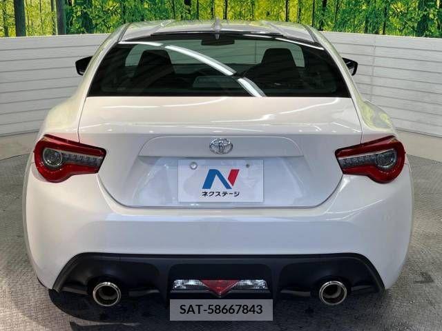 Toyota 86 2016-09 210464-15