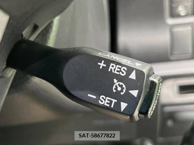 Toyota VOXY 2019-08 332617-7