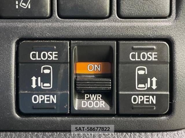 Toyota VOXY 2019-08 332617-6