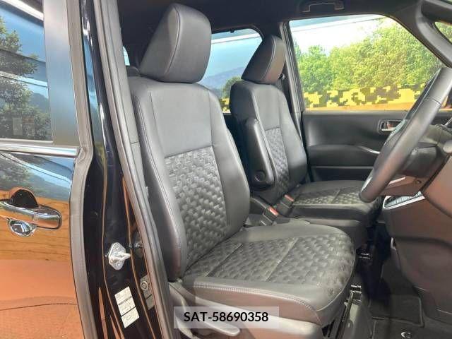 Toyota VOXY 2023-04 313585-9
