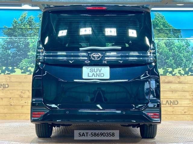 Toyota VOXY 2023-04 313585-16