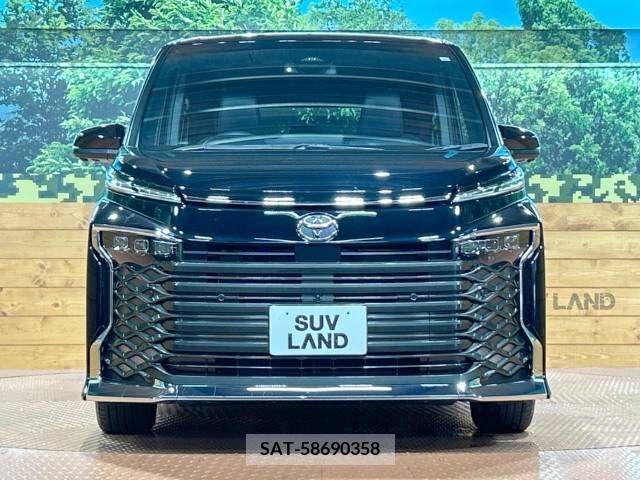 Toyota VOXY 2023-04 313585-15