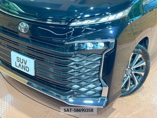 Toyota VOXY 2023-04 313585-13