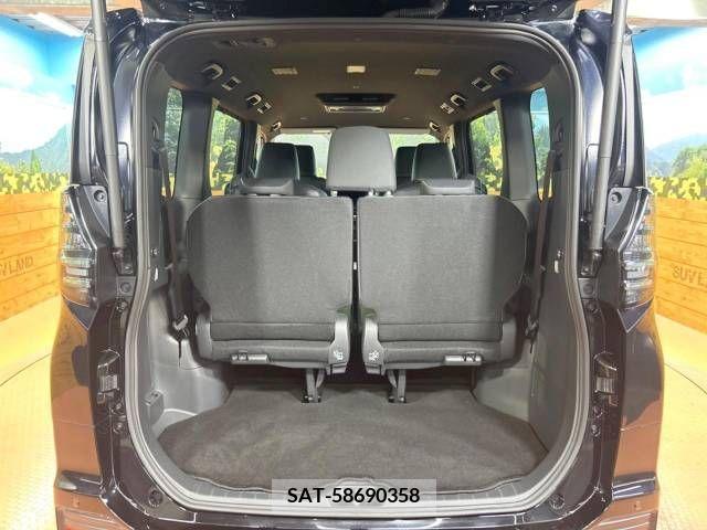 Toyota VOXY 2023-04 313585-12