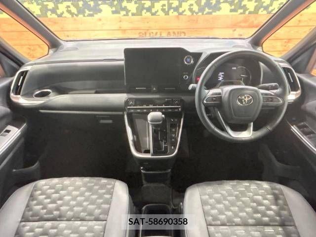 Toyota VOXY 2023-04 313585-1