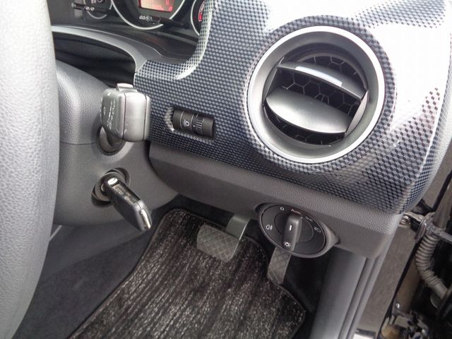 VolksWagen UP! 2017-12 13162-24