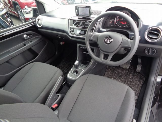 VolksWagen UP! 2017-12 13162-9