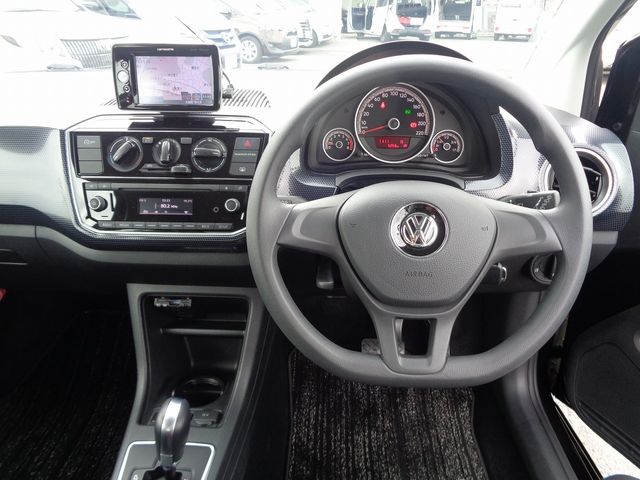VolksWagen UP! 2017-12 13162-1