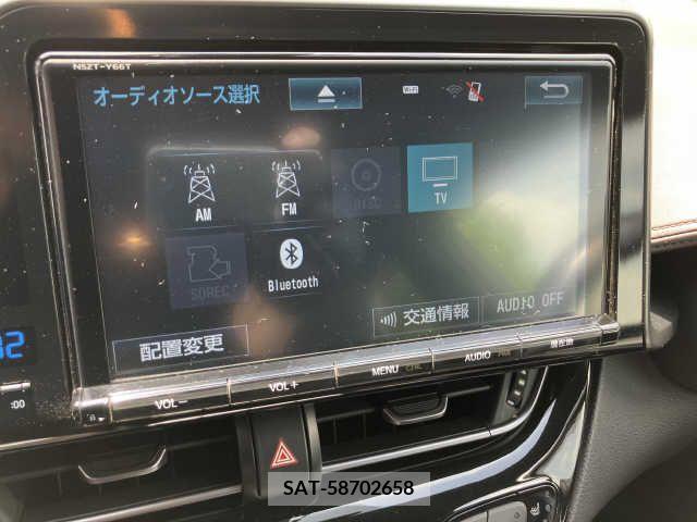 Toyota C-HR 2016-12 322929-6
