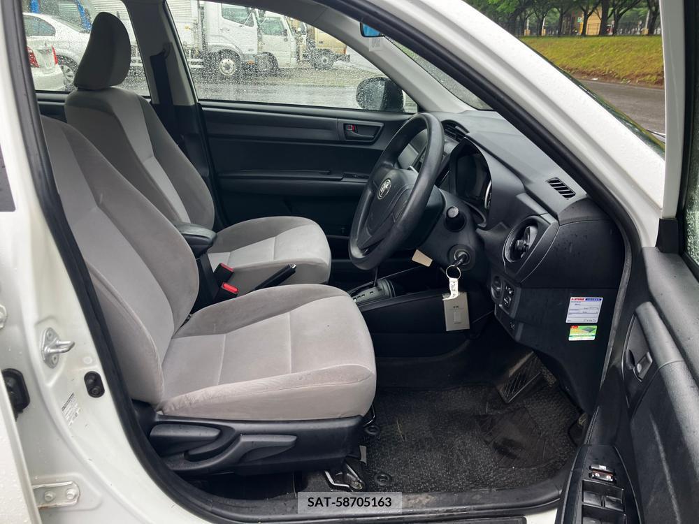Toyota COROLLA AXIO 2017-03 258480-7