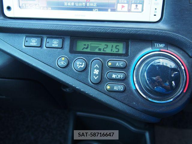 Toyota AQUA 2014-04 348193-10