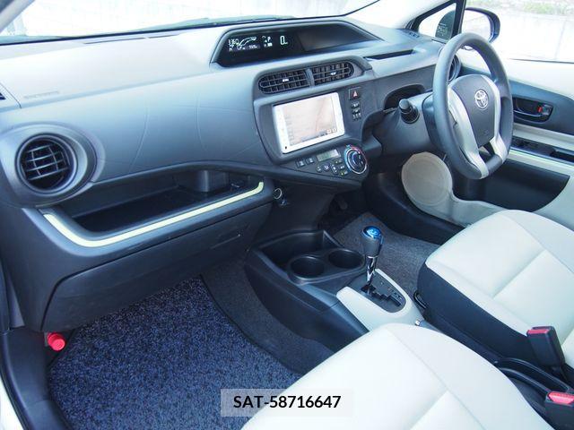Toyota AQUA 2014-04 348193-5