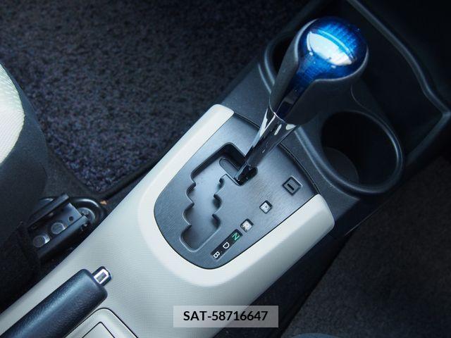 Toyota AQUA 2014-04 348193-11