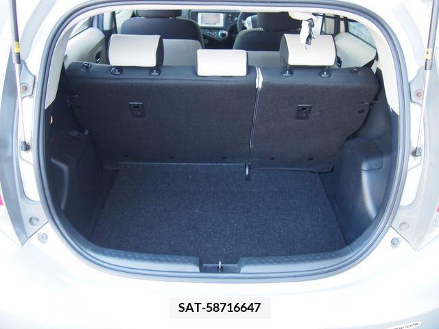 Toyota AQUA 2014-04 348193-7