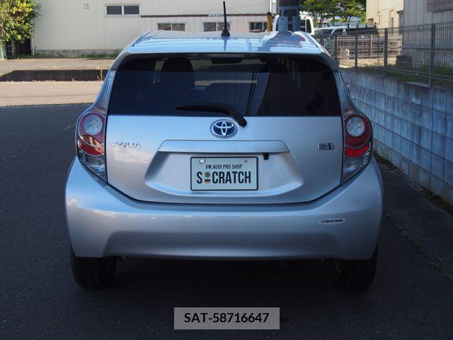 Toyota AQUA 2014-04 348193-19