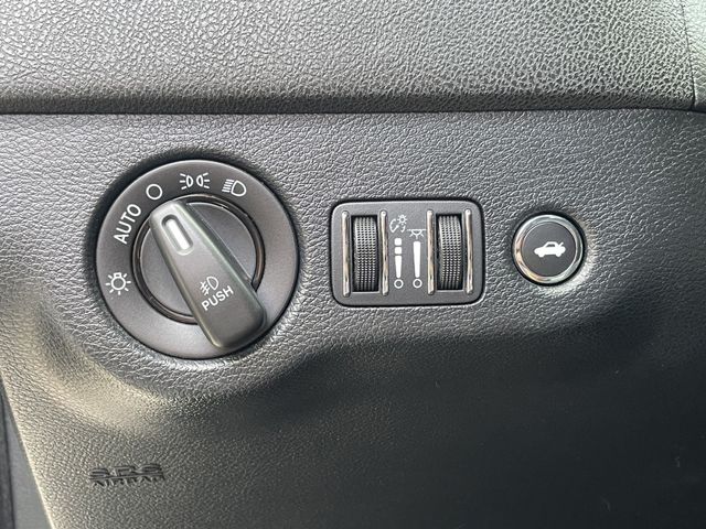 Dodge CHARGER 2021-10 10988-16