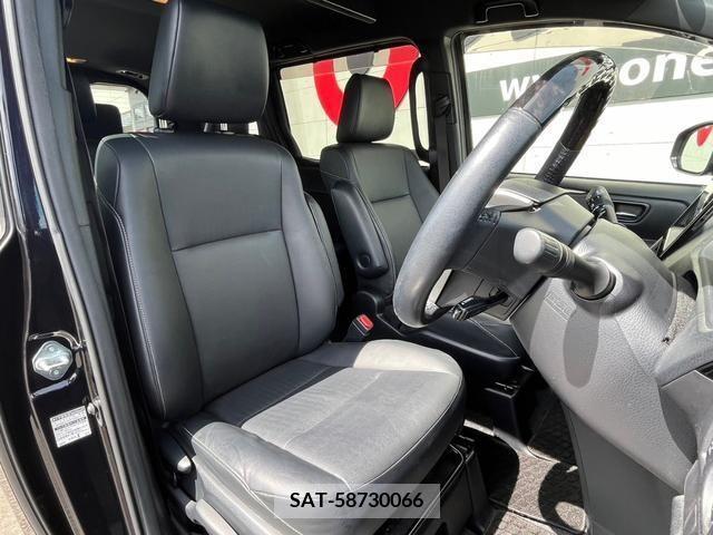 Toyota ESQUIRE 2017-08 359785-6