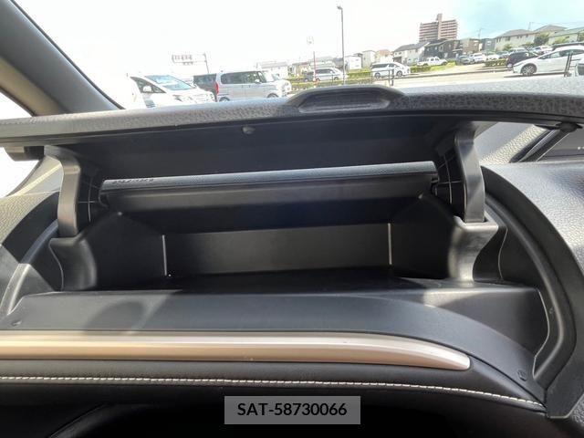 Toyota ESQUIRE 2017-08 359785-16