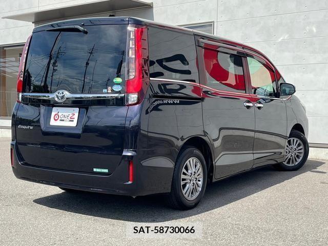 Toyota ESQUIRE 2017-08 359785-2