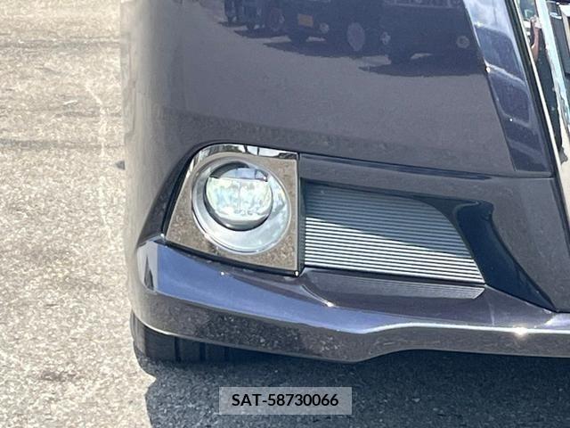 Toyota ESQUIRE 2017-08 359785-23