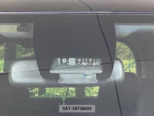 Toyota VOXY 2016-09 349893-2