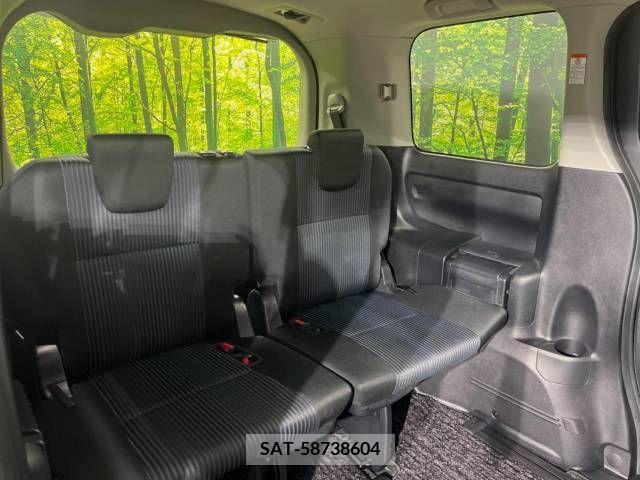 Toyota VOXY 2016-09 349893-9