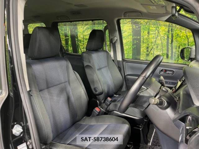 Toyota VOXY 2016-09 349893-7