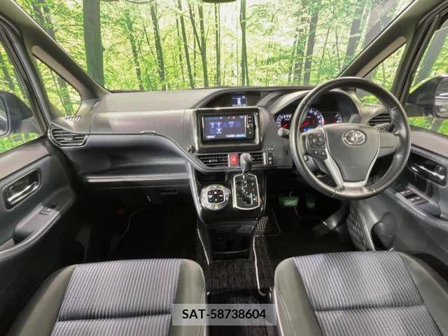 Toyota VOXY 2016-09 349893-1