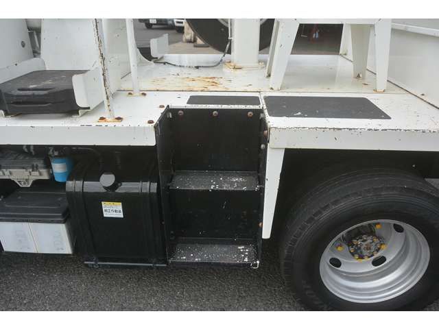 Isuzu ELF TRUCK 2015-05 22213-15