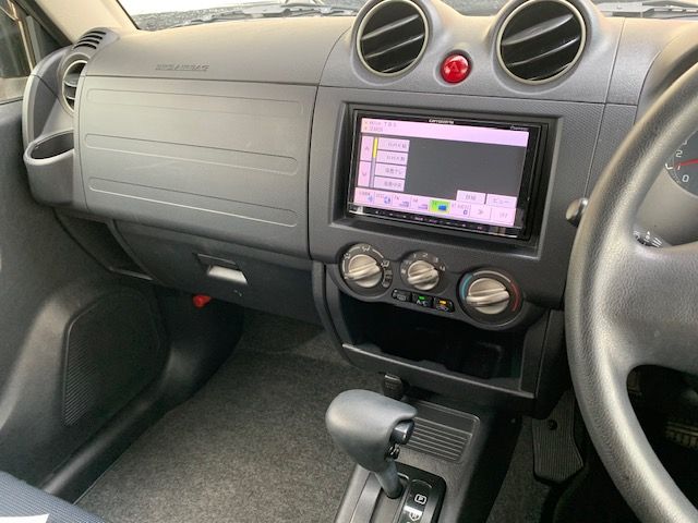 Nissan KIX 2012-07 6885-24