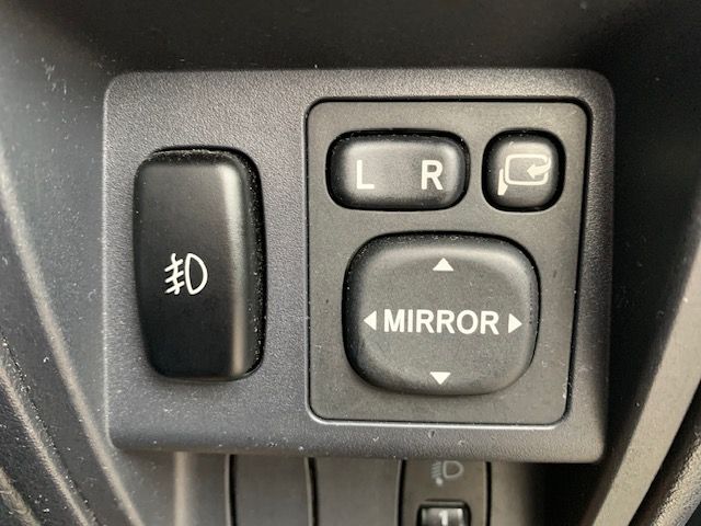 Nissan KIX 2012-07 6885-15
